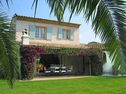 Prázdninový dům Holiday Home Mas D'Ampis Ste Maxime Sainte-Maxime