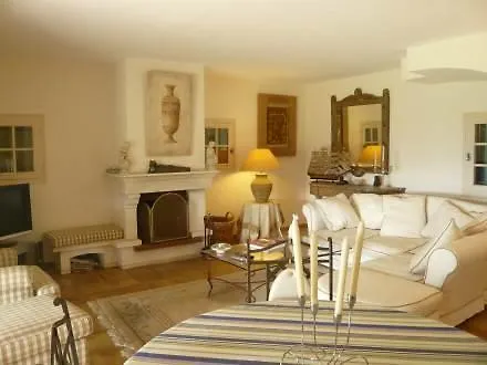 Prázdninový dům Holiday Home Mas D'Ampis Ste Maxime Sainte-Maxime